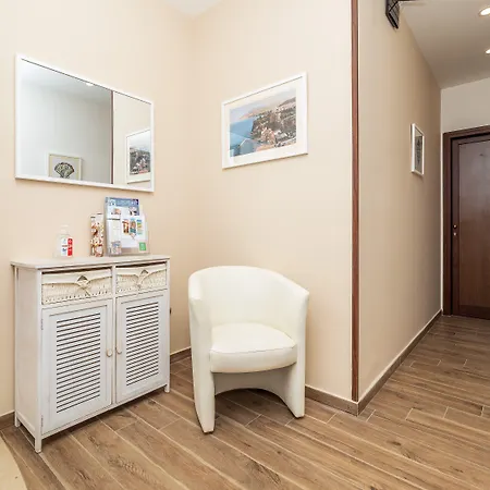 De Vivo Realty - Amore&psiche 3*